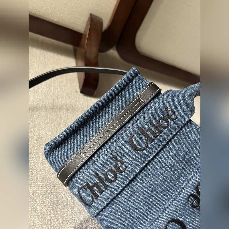 Chloé Woody Tote Bag mini號帥氣牛仔面料 平常出門時總是