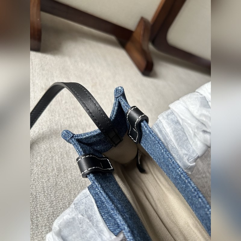 Chloé Woody Tote Bag mini號帥氣牛仔面料 平常出門時總是