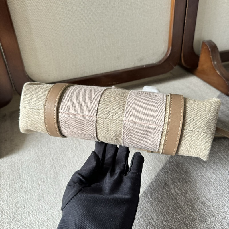 小號      Chloe 新品23Woody Family 托特包