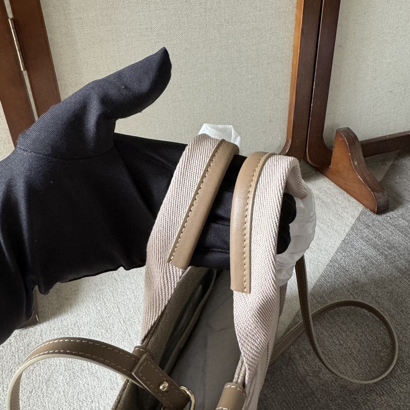 小號      Chloe 新品23Woody Family 托特包