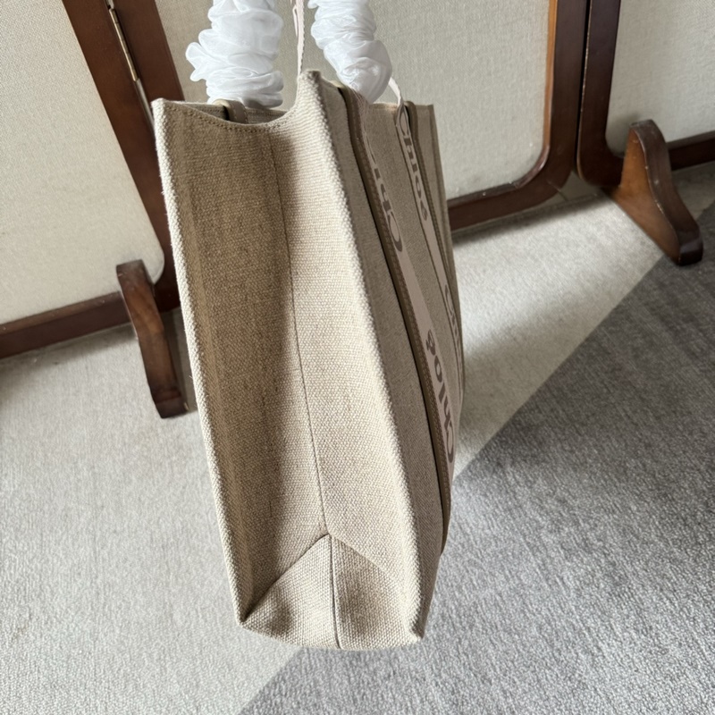 中號(hào)      Chloe 新品23Woody Family 托特包