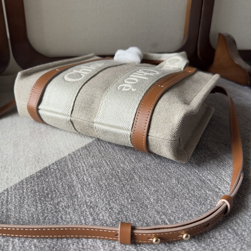 小號      Chloe 新品23Woody Family 托特包