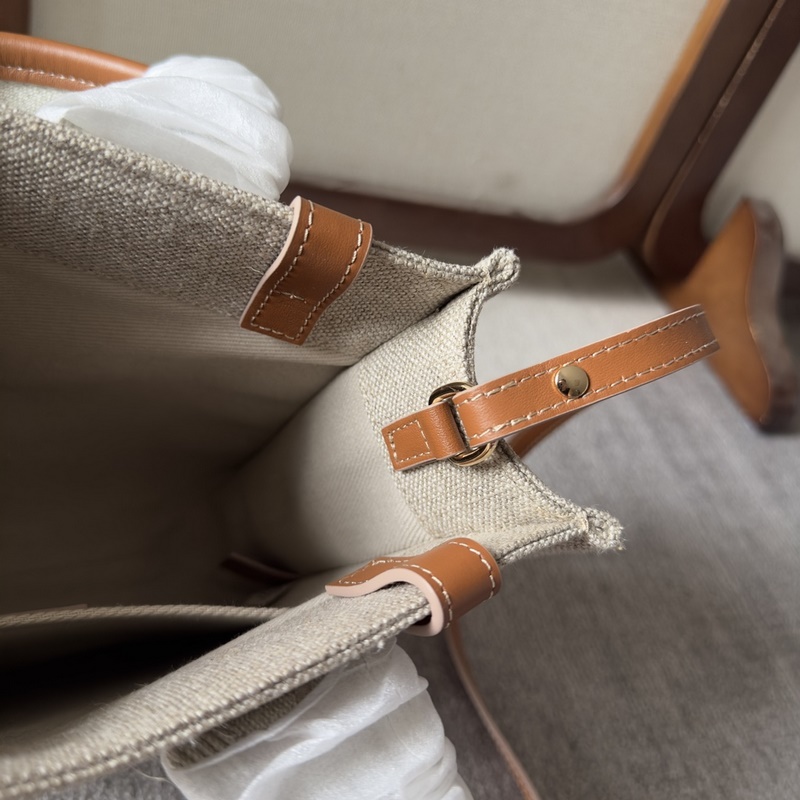 小號      Chloe 新品23Woody Family 托特包