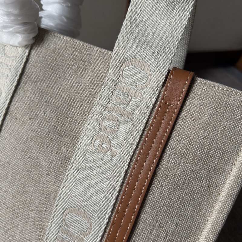 中號      Chloe 新品23Woody Family 托特包