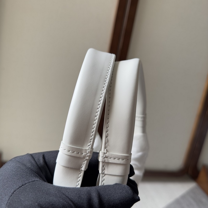 Chloe22S Woody全皮質、優雅質感托特包絕絕子！！Woody系列本季最