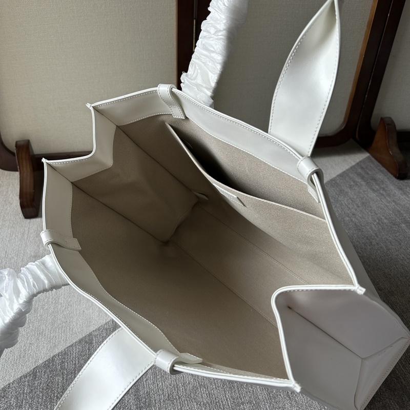 Chloe22S Woody全皮質、優雅質感托特包絕絕子！！Woody系列本季最