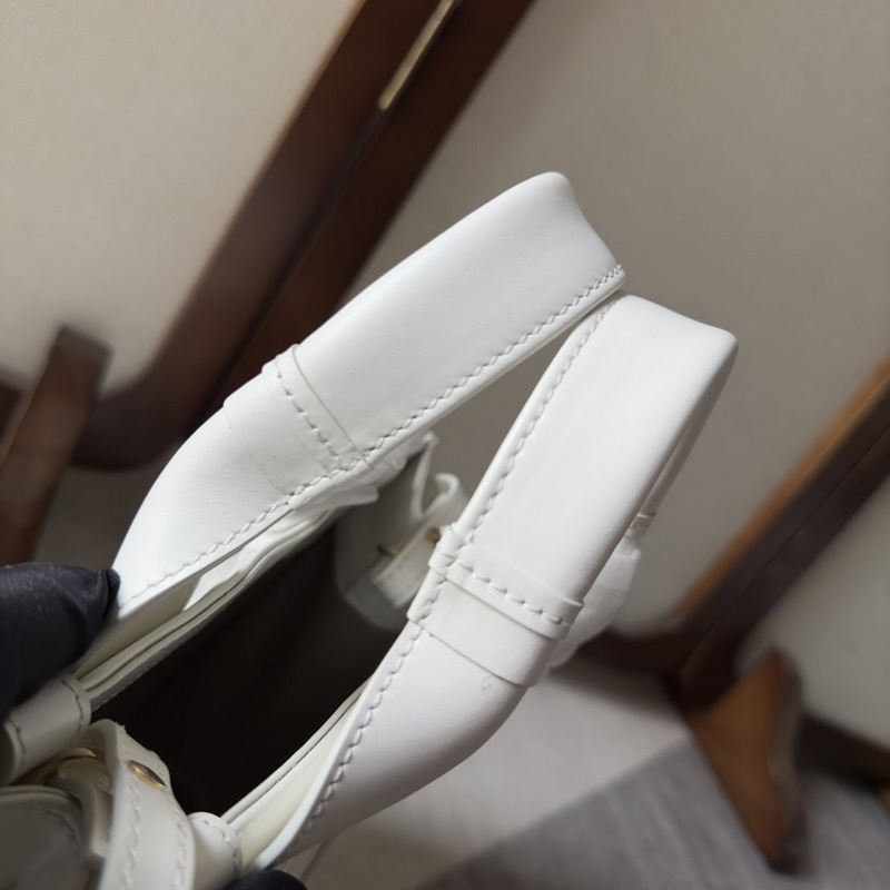 上新 ！Chloe22S Woody全皮質、優雅質感托特包絕絕子！！Woody系