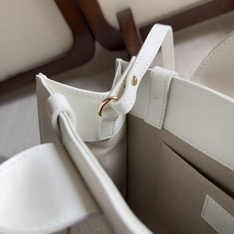 上新 ！Chloe22S Woody全皮質、優雅質感托特包絕絕子！！Woody系