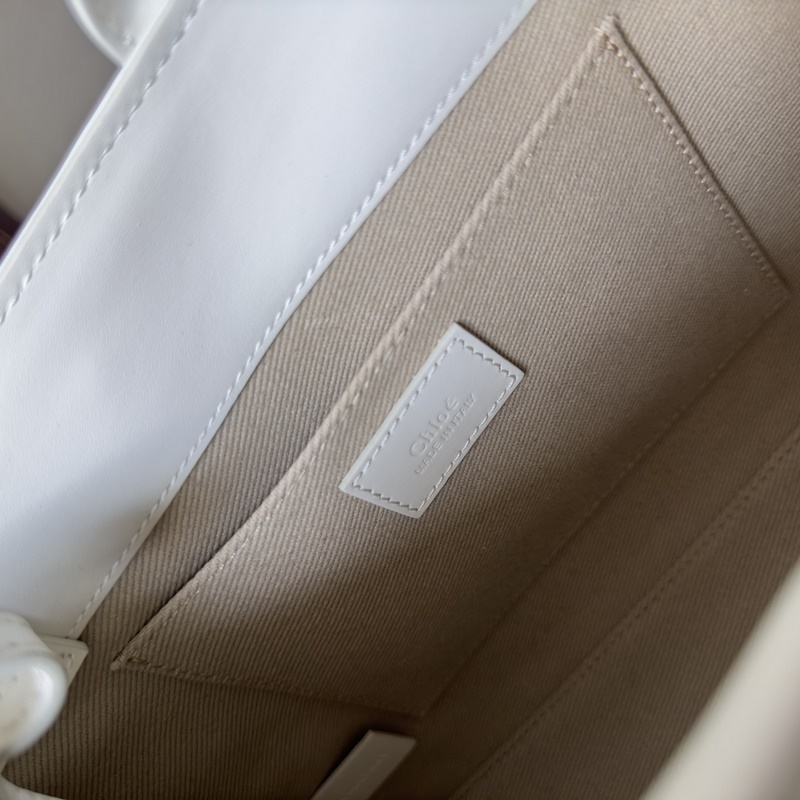 上新 ！Chloe22S Woody全皮質、優雅質感托特包絕絕子！！Woody系