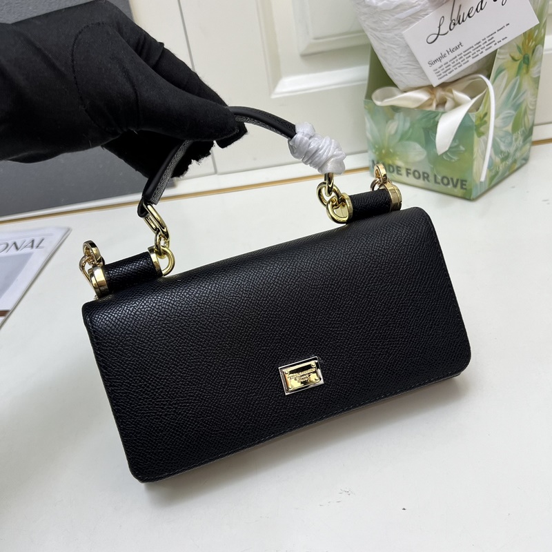 Dolce & Gabbana 杜嘉班納]進口牛皮 簡單時尚為主，同時打造時尚而