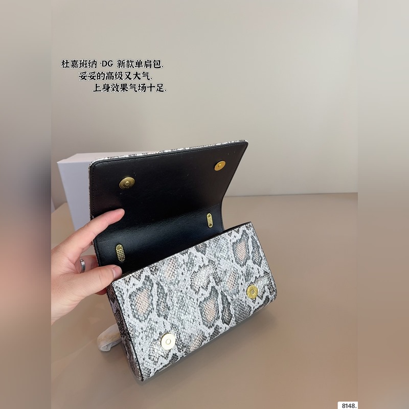 杜嘉班納 西西裡手袋. 精緻小巧，特別適合 穿連衣裙和搭配牛仔褲，搭配連衣裙，精