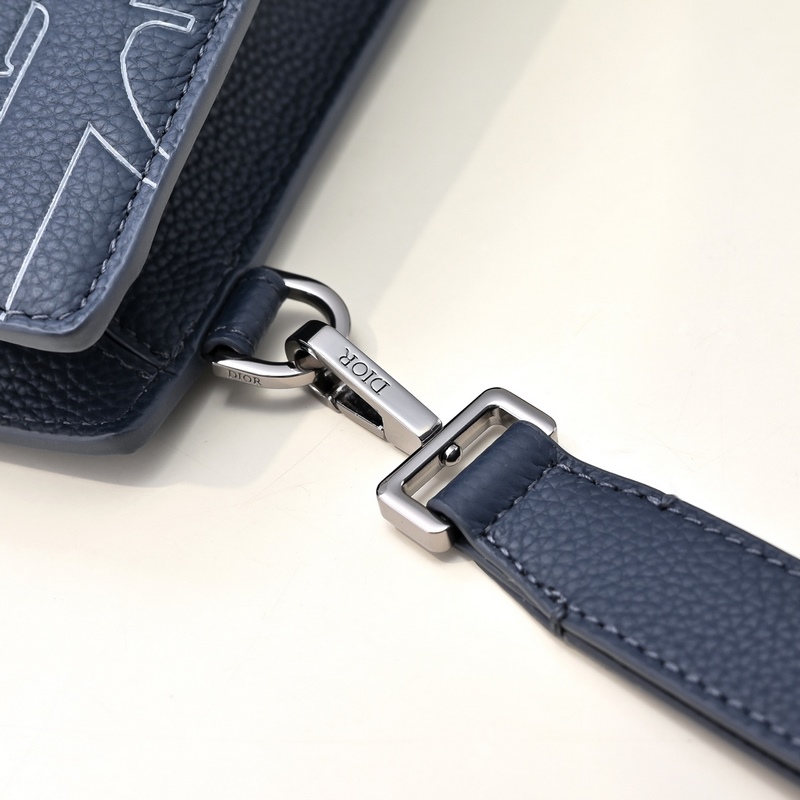 Dior-迪奧專櫃最新款手拿包 官網同步 本季新品 采用海軍藍色Gravity