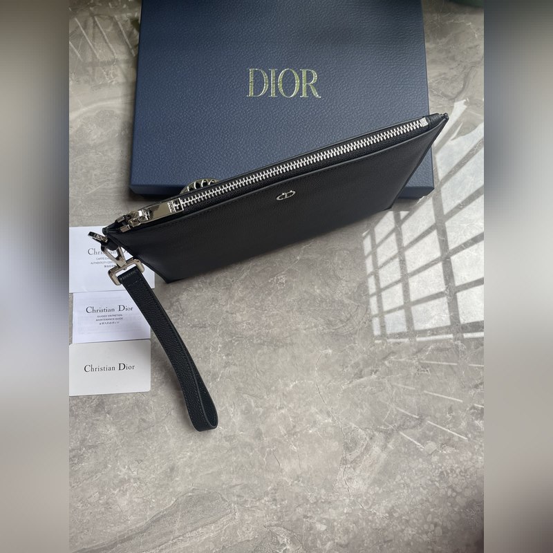 Dior-迪奧專櫃最新款手拿包[笑臉]原單品質(zhì) 采用黑色粒面牛皮精心制作 正面飾