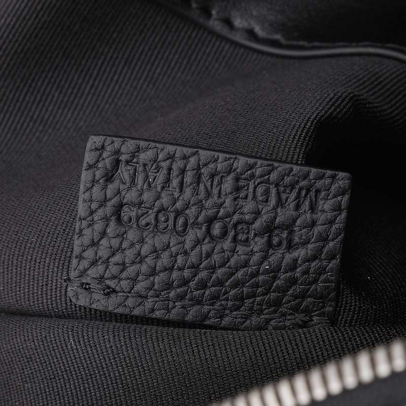 A4 手拿包 米色和黑色 Oblique 印花型號(hào)：2ESCA339YSE_H0