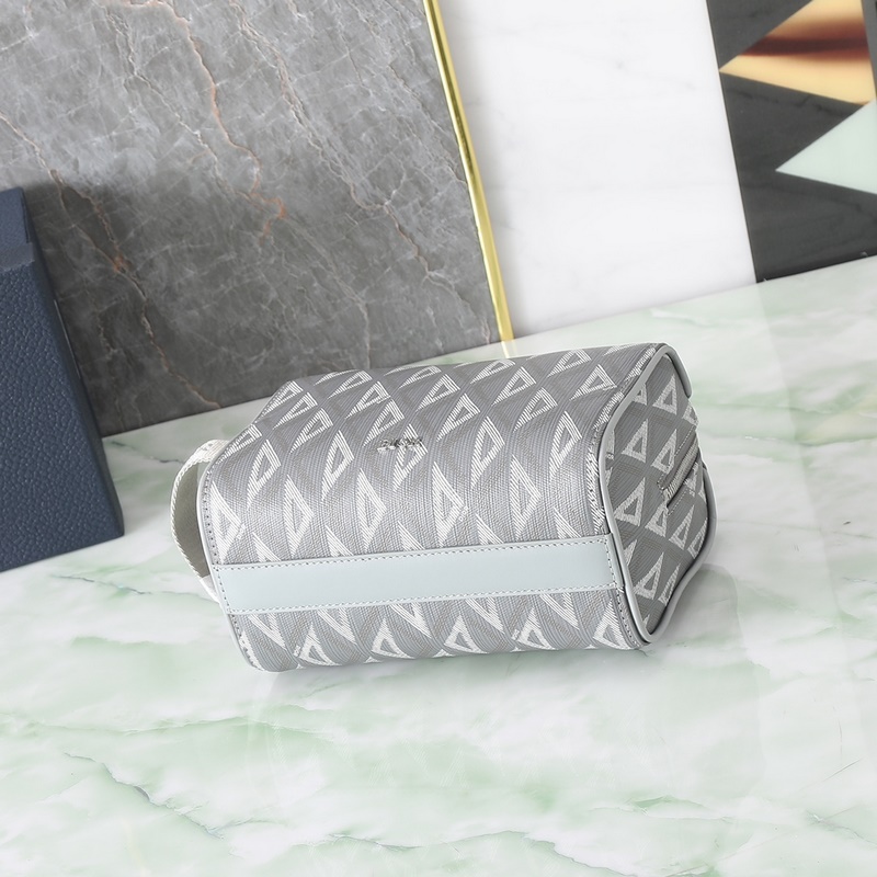 Dior Lingot洗漱包 迪奧灰 CD Diamond圖案帆布編號：2ADC