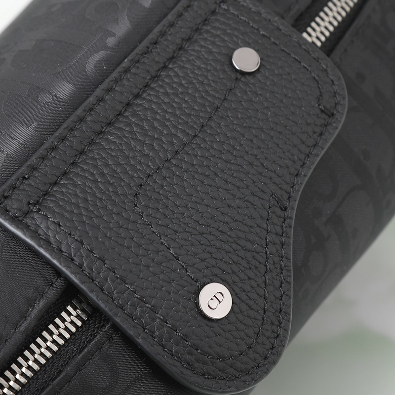 Dior Lingot洗漱包尺寸21.6 12.5 10.5(長 高 寬) 黑色