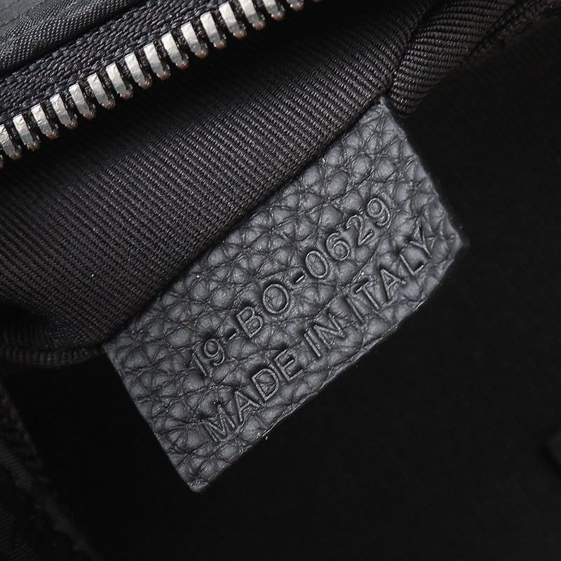 Dior Lingot洗漱包尺寸21.6 12.5 10.5(長 高 寬) 黑色