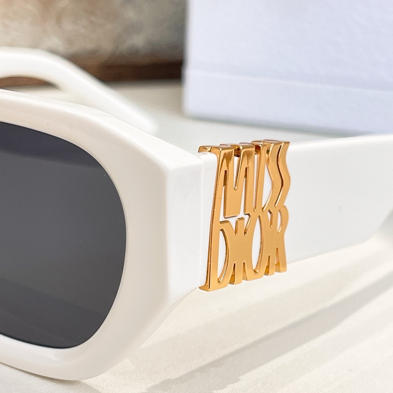 DIOR MODEL：MissDior S4F SIZE：56口17-140