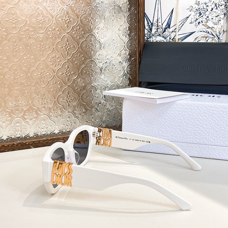 DIOR MODEL：MissDior S4F SIZE：56口17-140