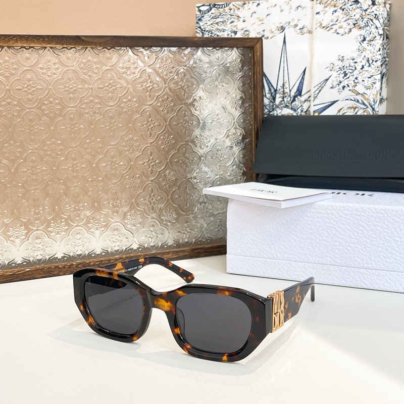 DIOR MODEL：MissDior S4F SIZE：56口17-140