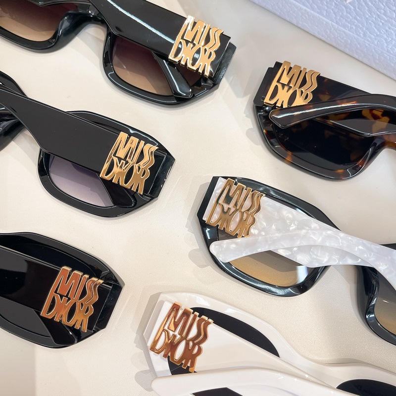 DIOR MODEL：MissDior S4F SIZE：56口17-140