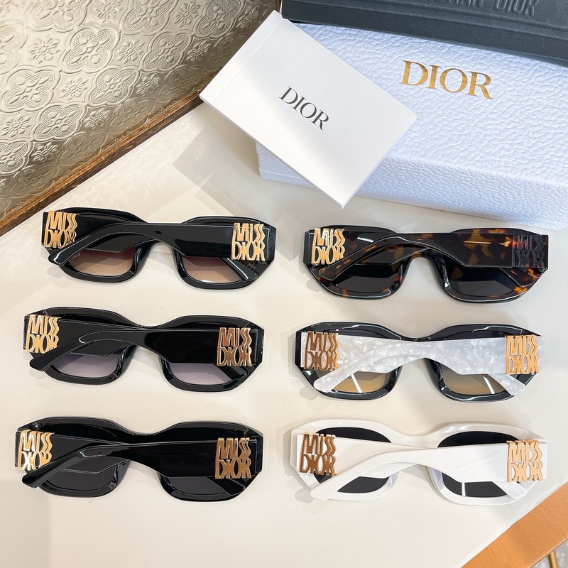 DIOR MODEL：MissDior S4F SIZE：56口17-140