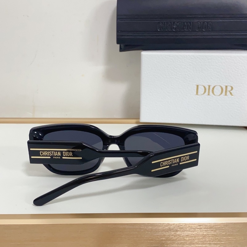 DIOR MOD：Signature S13F Size：55口18-140