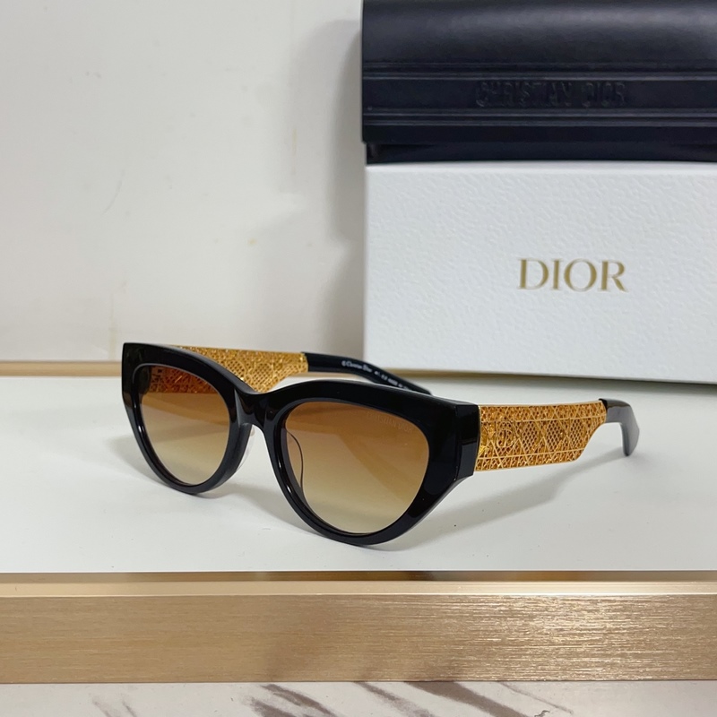 DIOR MOD：DioResille B1I Size：55口21 140