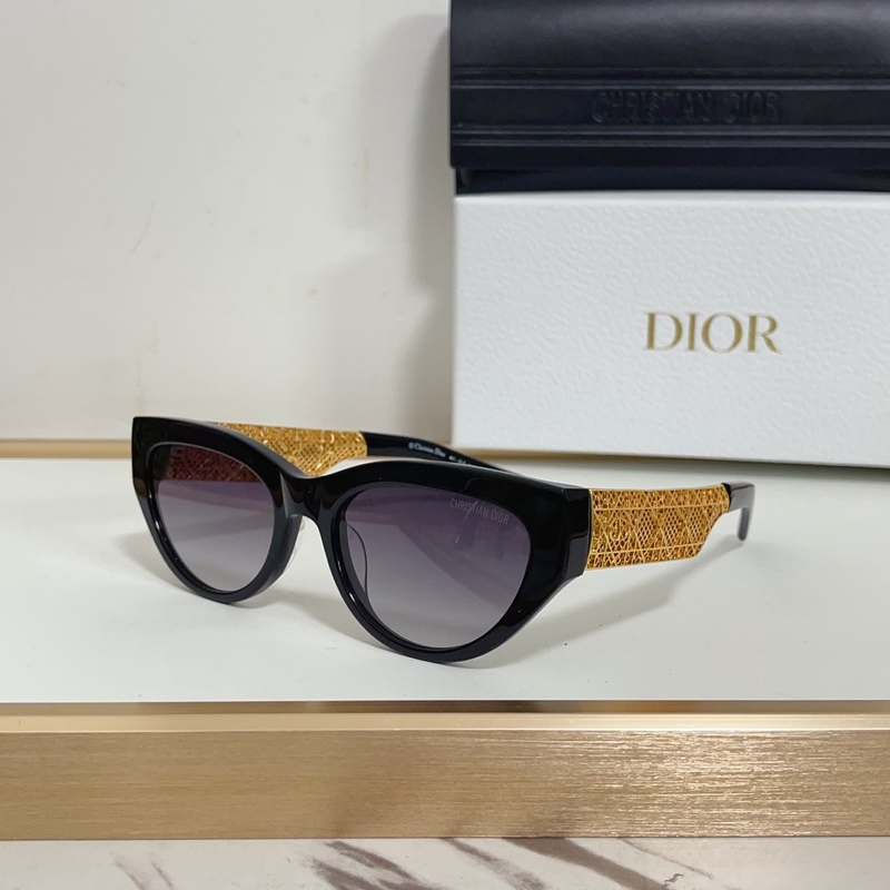 DIOR MOD：DioResille B1I Size：55口21 140