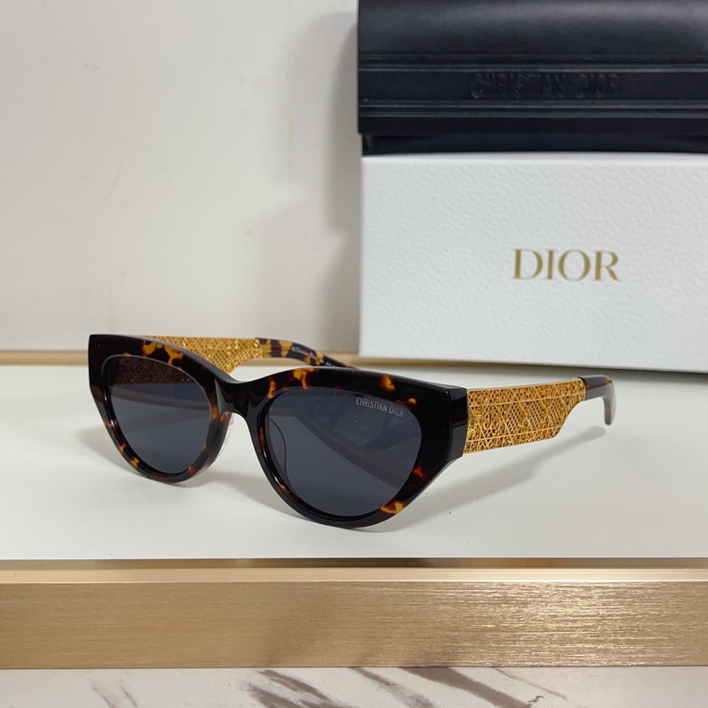 DIOR MOD：DioResille B1I Size：55口21 140