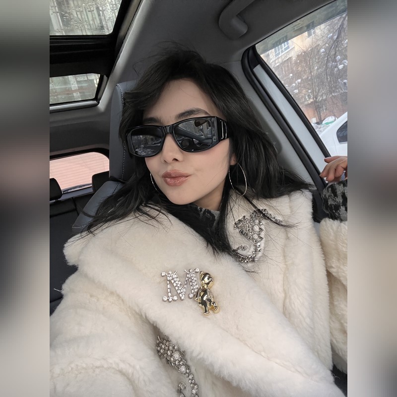 DIOR 迪奧新款 MODEL： CD Diamond S10F 簡約大方五金l