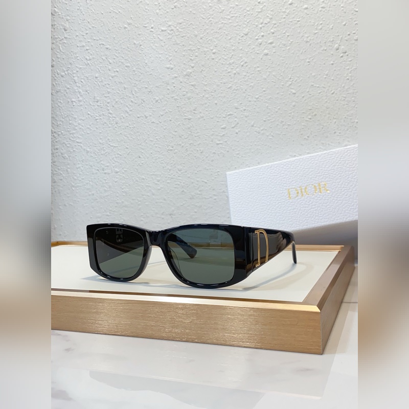 DIOR 迪奧新款 MODEL： CD Diamond S10F 簡約大方五金l