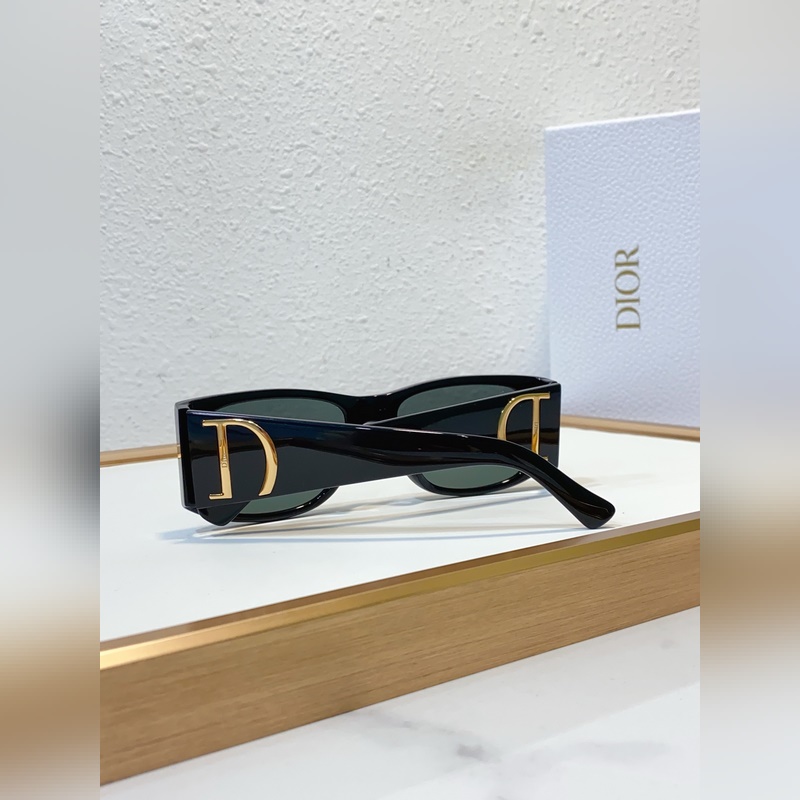 DIOR 迪奧新款 MODEL： CD Diamond S10F 簡約大方五金l