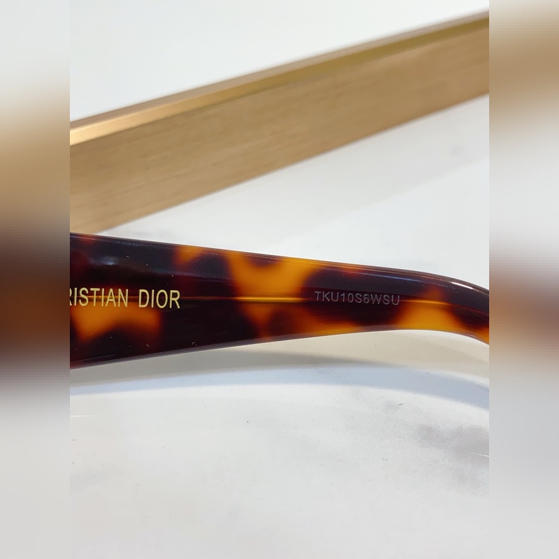 DIOR 迪奧新款 MODEL： CD Diamond S10F 簡約大方五金l