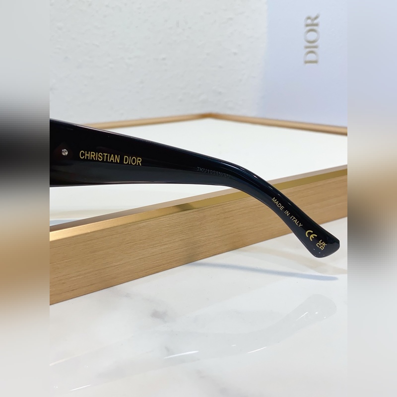 DIOR 迪奧新款 MODEL： CD Diamond S10F 簡約大方五金l