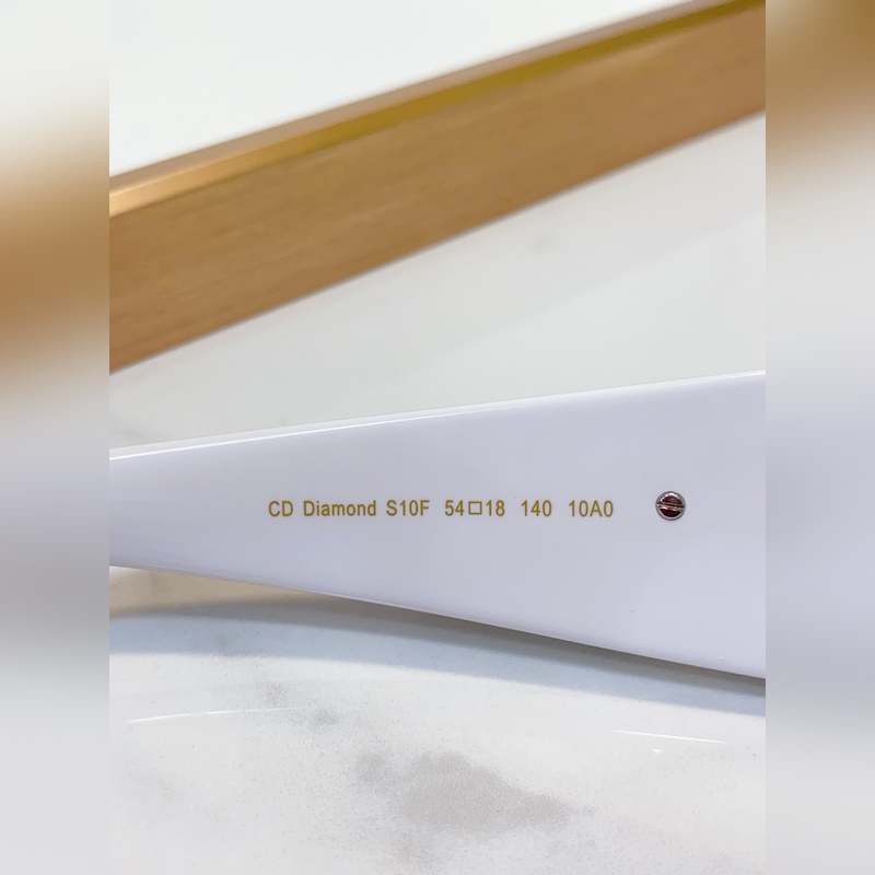 DIOR 迪奧新款 MODEL： CD Diamond S10F 簡約大方五金l