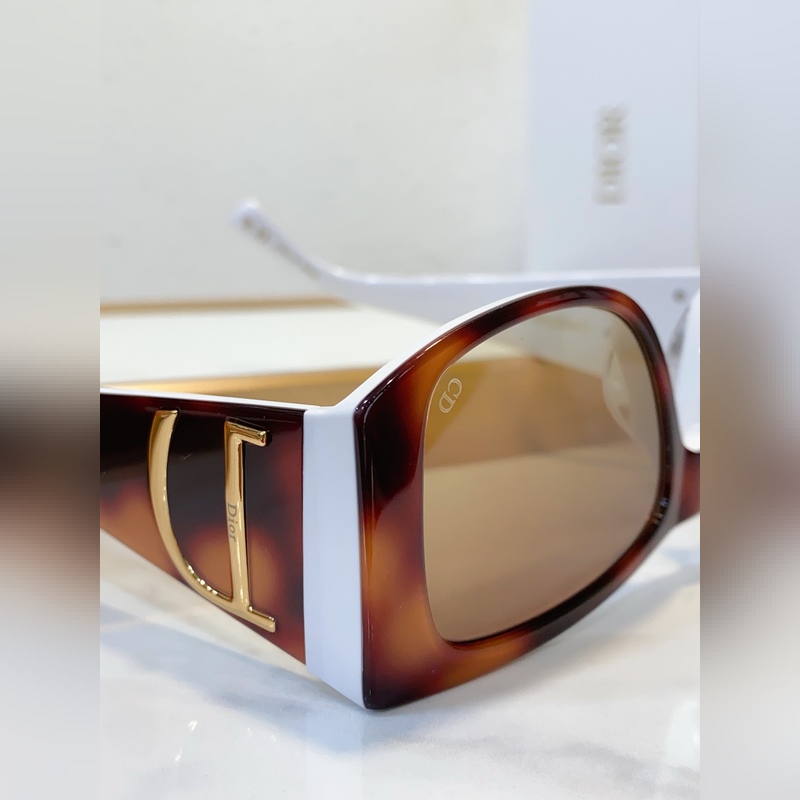 DIOR 迪奧新款 MODEL： CD Diamond S10F 簡約大方五金l