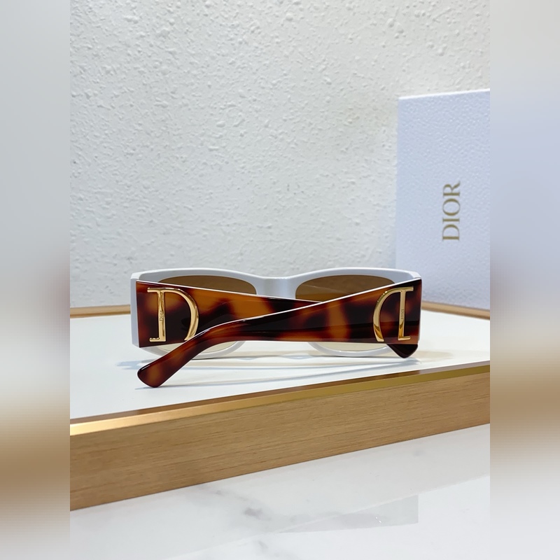 DIOR 迪奧新款 MODEL： CD Diamond S10F 簡約大方五金l