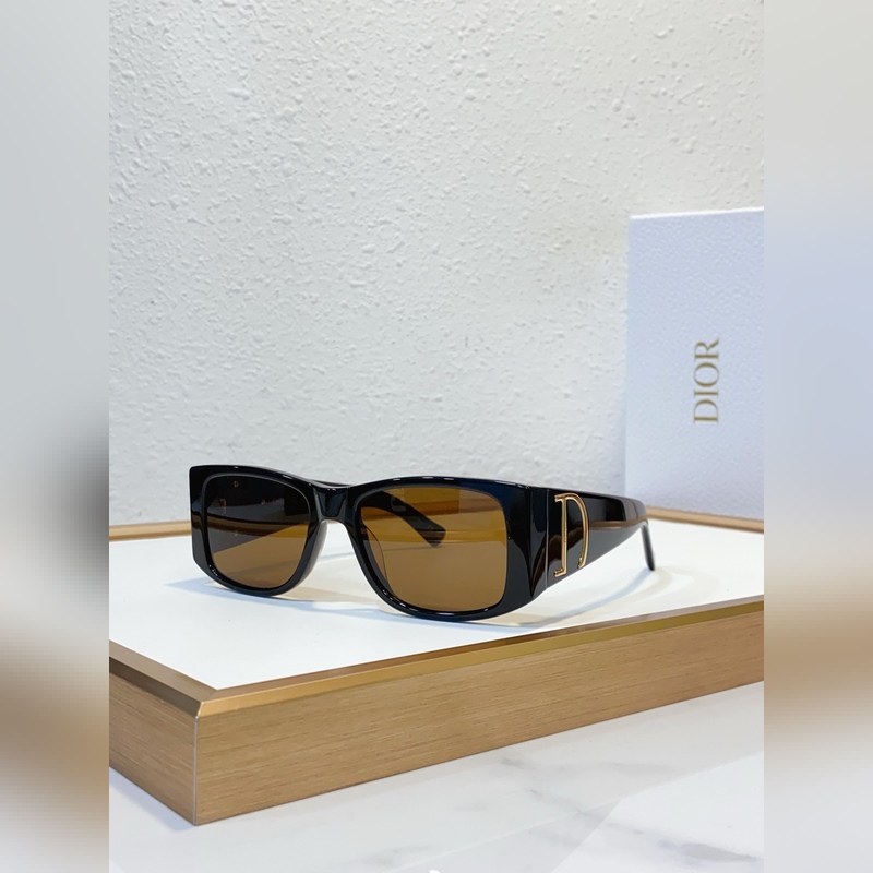 DIOR 迪奧新款 MODEL： CD Diamond S10F 簡約大方五金l