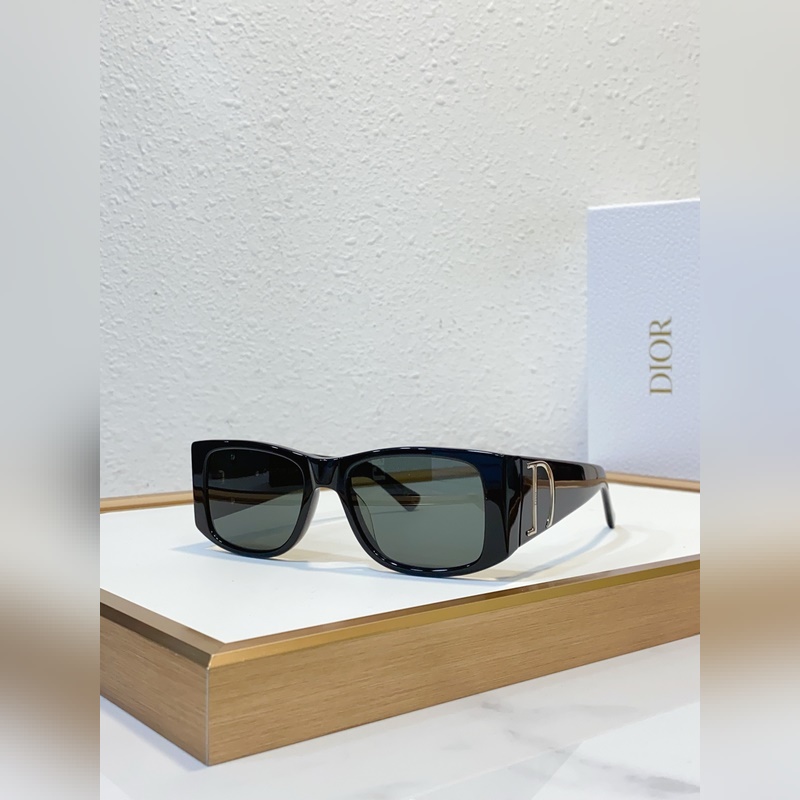 DIOR 迪奧新款 MODEL： CD Diamond S10F 簡約大方五金l