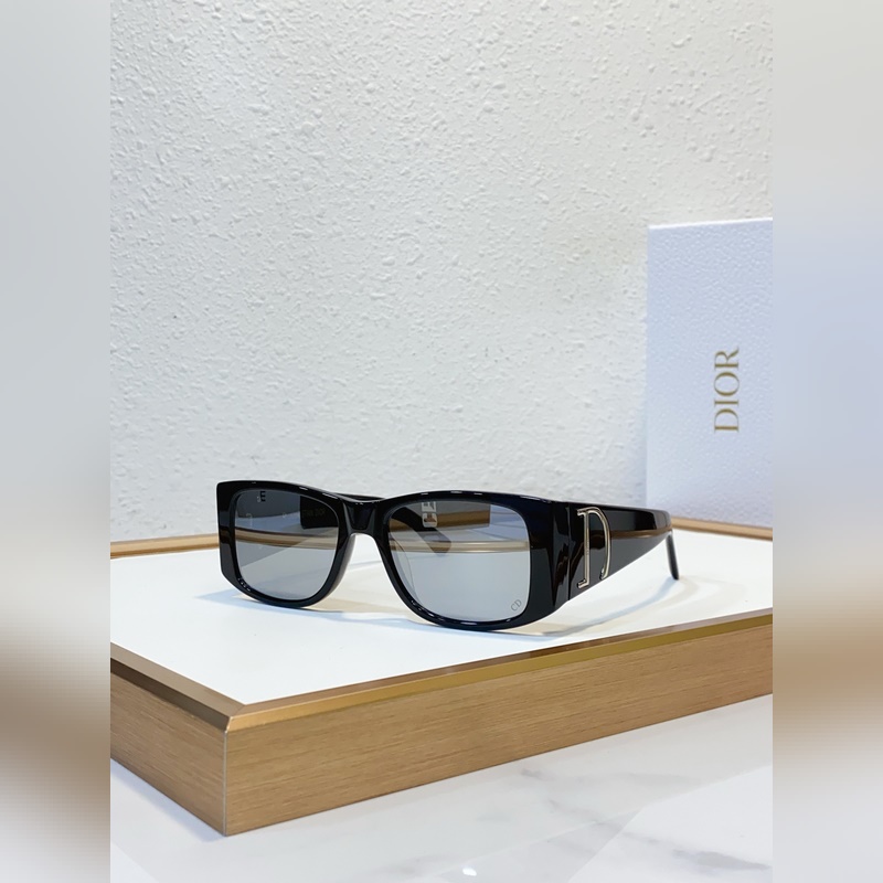 DIOR 迪奧新款 MODEL： CD Diamond S10F 簡約大方五金l