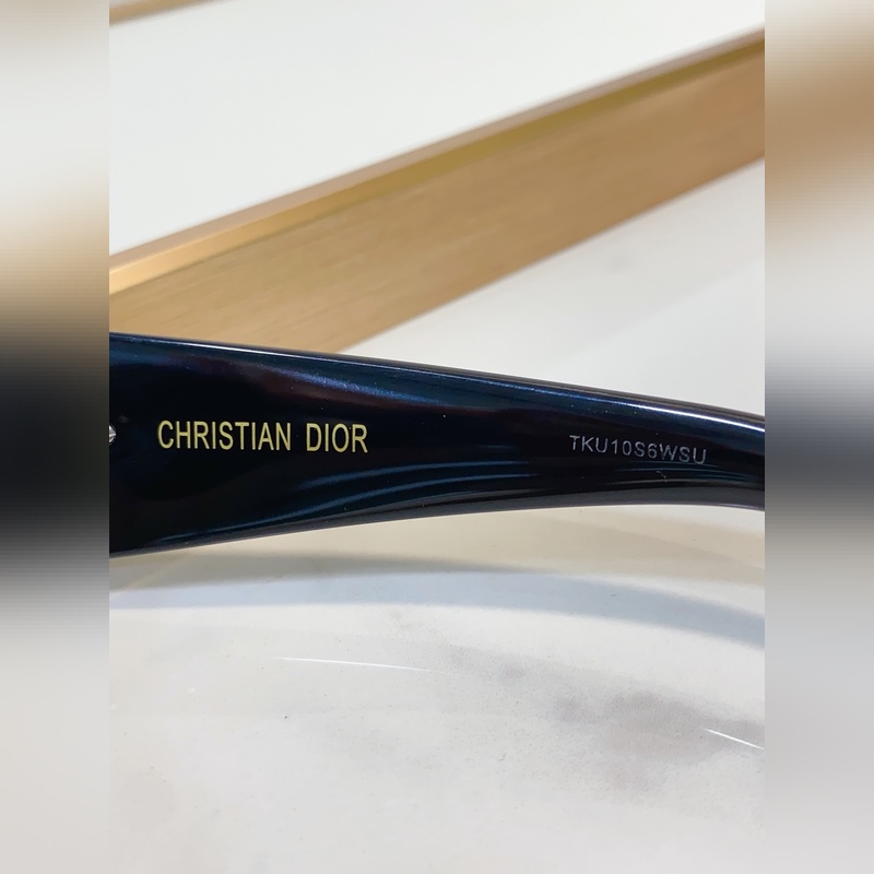 DIOR 迪奧新款 MODEL： CD Diamond S10F 簡約大方五金l