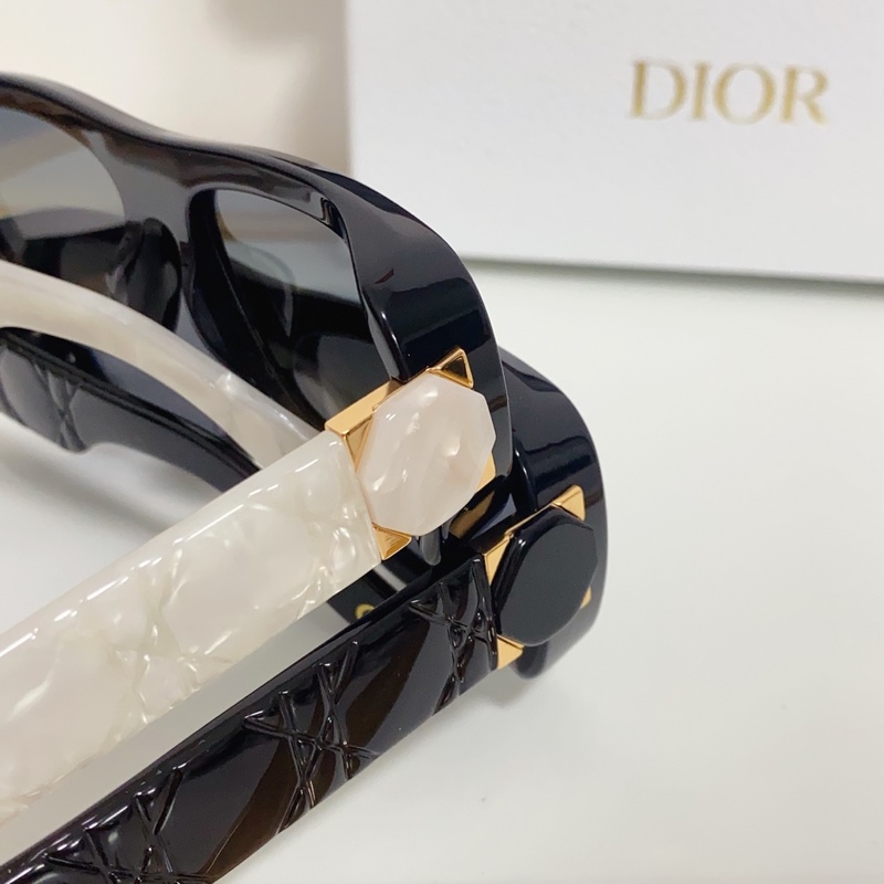 DIOR MOD：Lady95.22S1I Size：59口18 130