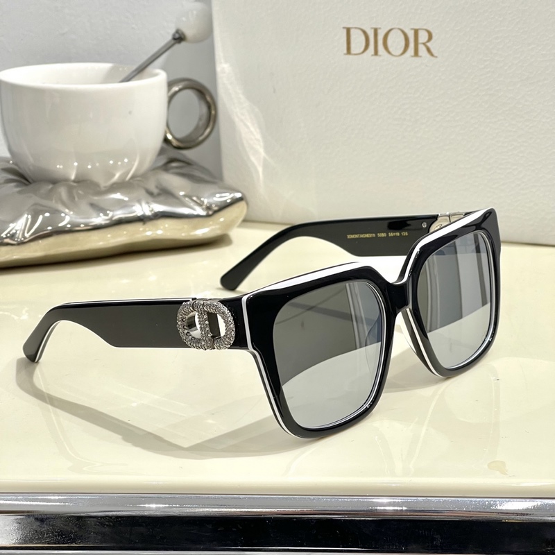 Dior Mod：30Montaigne S11I Size：54-20-130