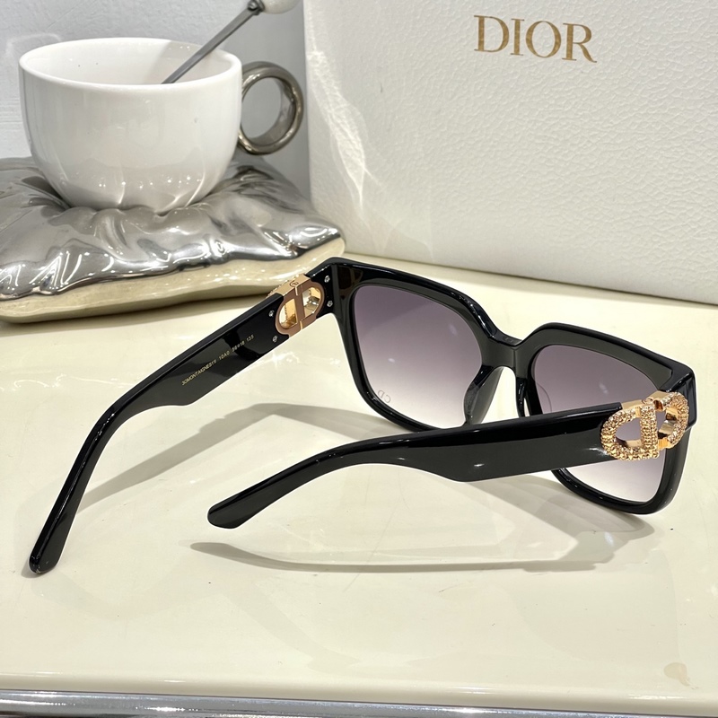 Dior Mod：30Montaigne S11I Size：54-20-130