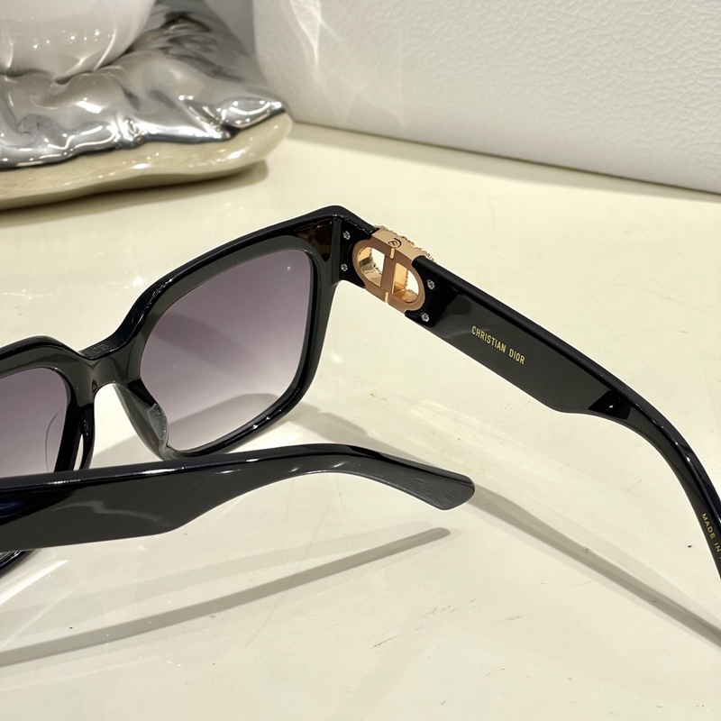 Dior Mod：30Montaigne S11I Size：54-20-130