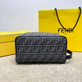 (原單品質)獨家正品開發，百分百頭層牛皮，對版老花面料，幹淨整潔的做工體現了每一