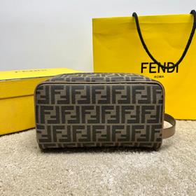 (原單品質)獨家正品開發，百分百頭層牛皮，對版老花面料，幹淨整潔的做工體現了每一