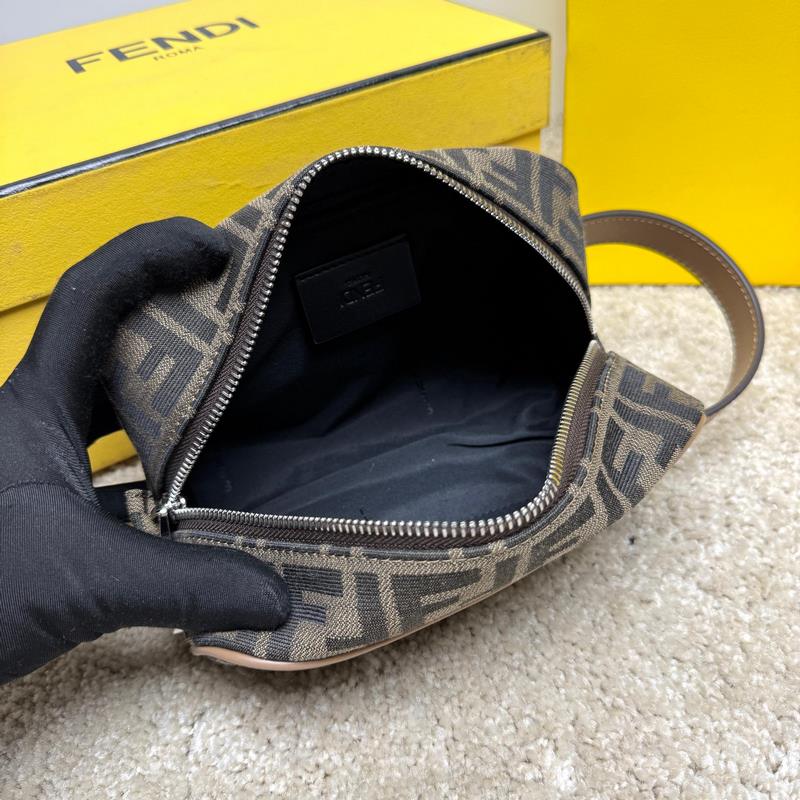 (原單品質)獨家正品開發，百分百頭層牛皮，對版老花面料，幹淨整潔的做工體現了每一