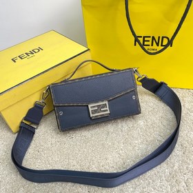 (原單品質(zhì))獨家正品開發(fā)，百分百頭層牛皮，專櫃新款盒子，空間大，實用，有卡槽位置